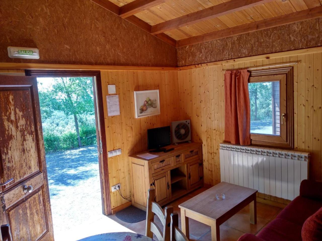 Camping Casa Fausto Cerca De Dinopolis Formiche Alto Exterior photo