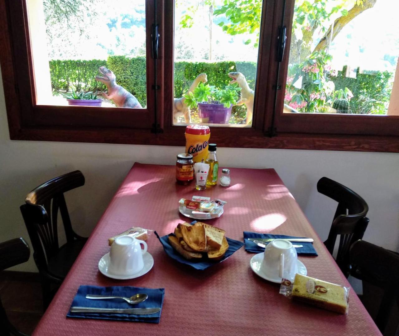 Camping Casa Fausto Cerca De Dinopolis Formiche Alto Exterior photo